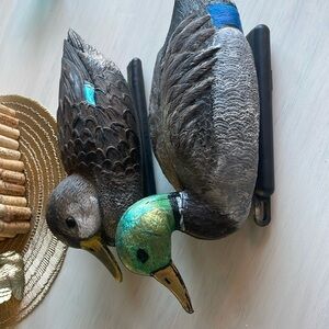 Set of two decoy birds